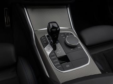 Fahrzeugabbildung BMW M340d xD 360°Panorama Laser HUD DAB Komfort 19"