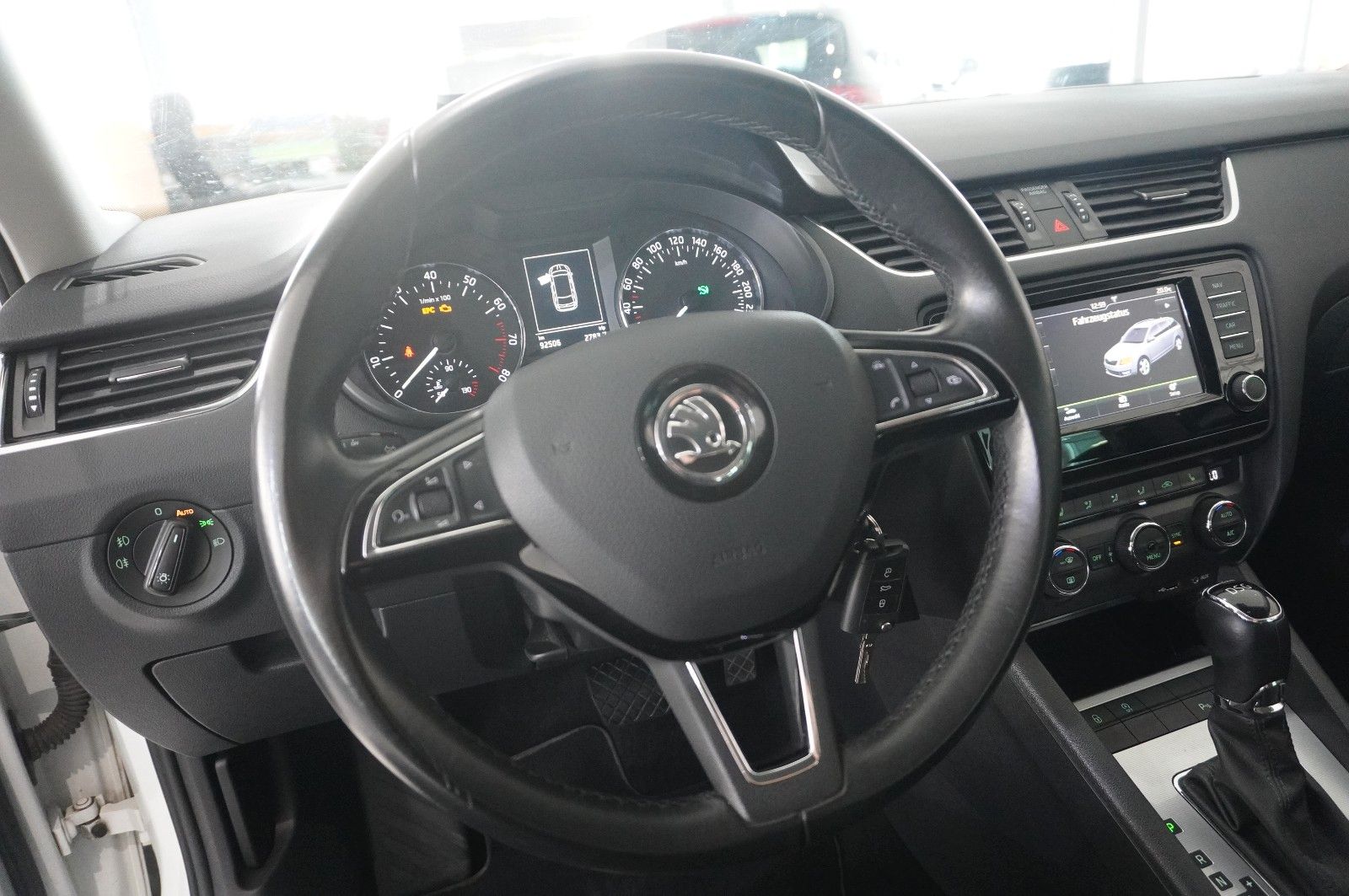 Fahrzeugabbildung SKODA Octavia Combi 1.8 TSI STYLE DSG NAVI/LED/SHZ/DAB