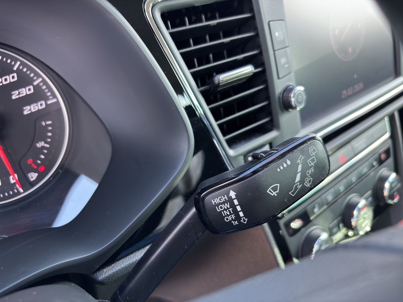 Fahrzeugabbildung SEAT Leon ST FR 1.5 TSI LED RFK Keyless SH