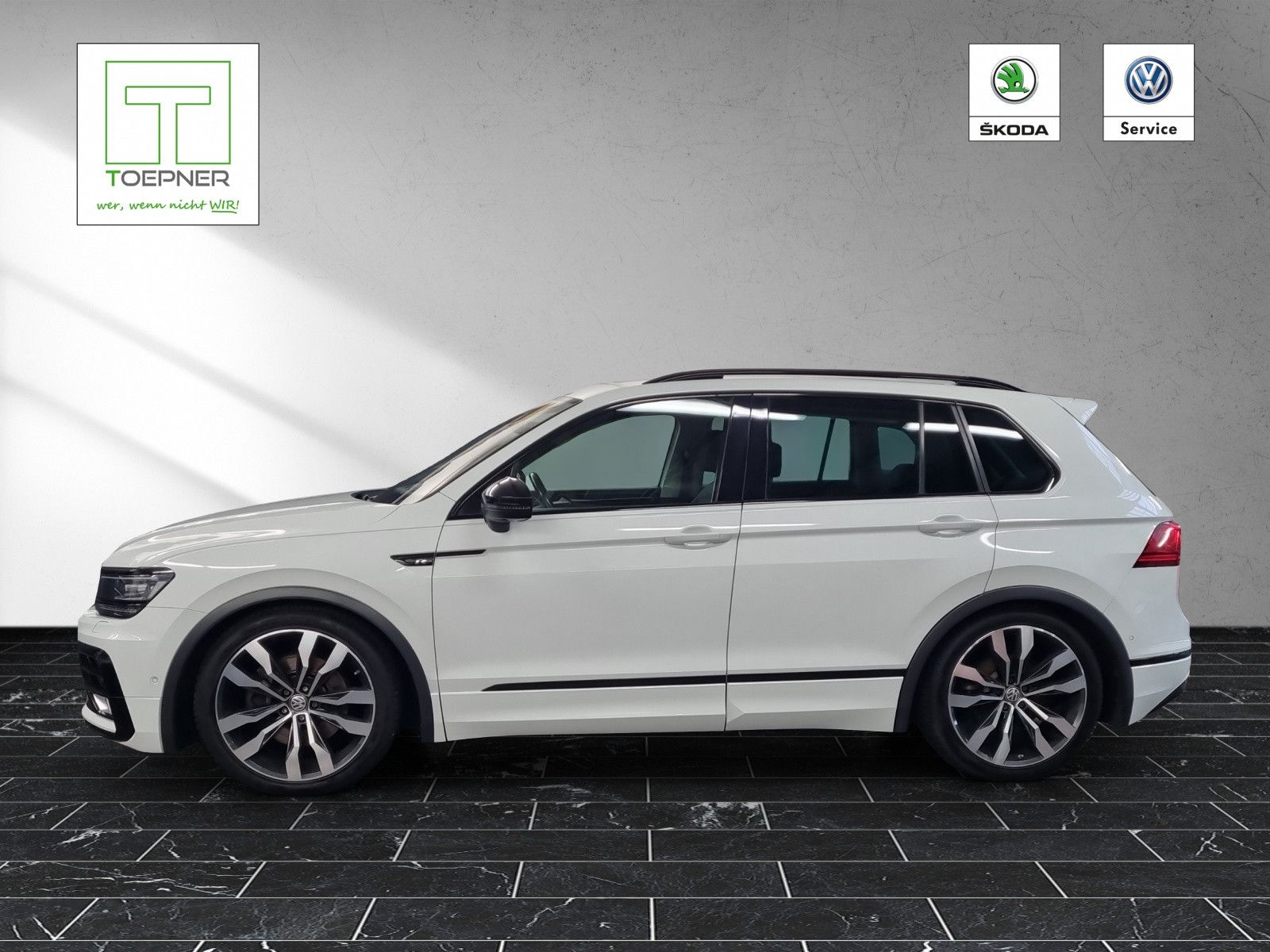 Fahrzeugabbildung Volkswagen Tiguan Highline 4Motion 2,0 TDI DSG R-Line Pano
