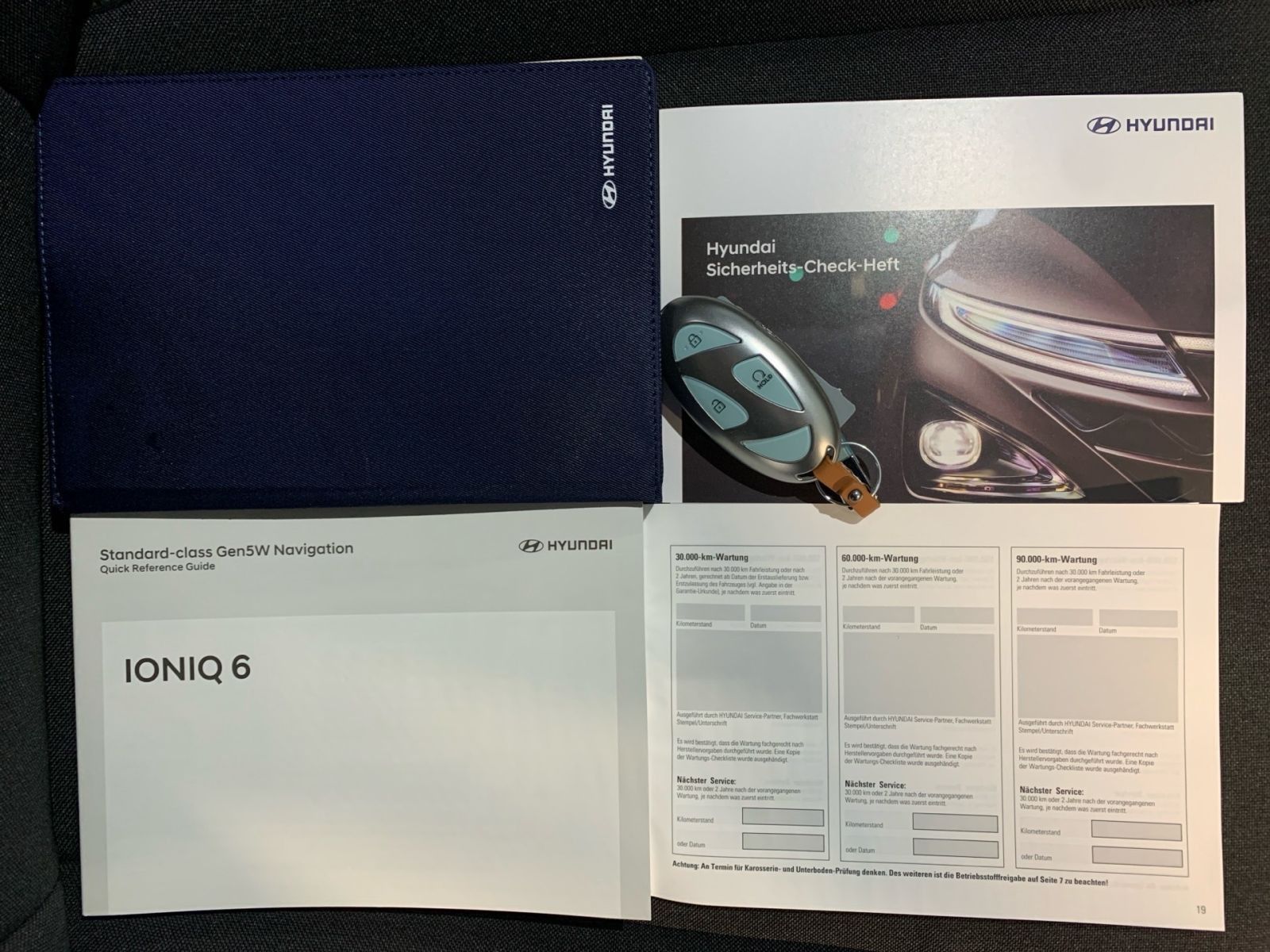 Fahrzeugabbildung Hyundai IONIQ 6 Techniq Elektro 4WD 77,4 kWh