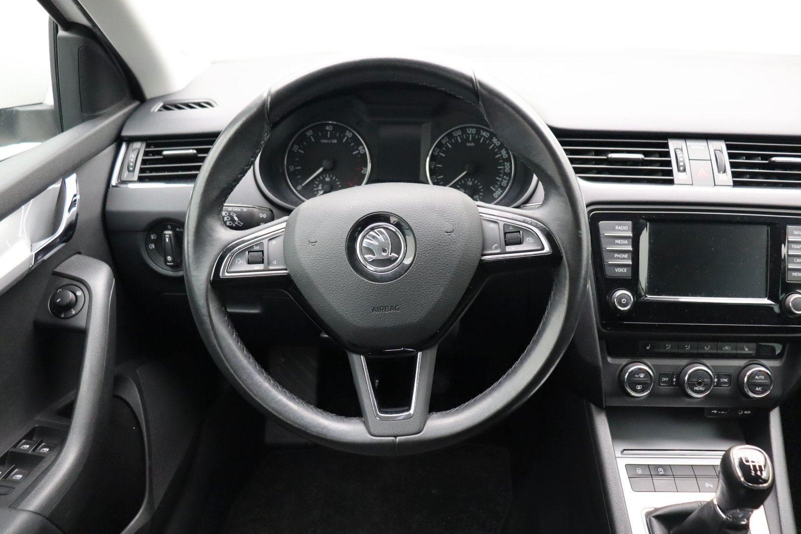 Fahrzeugabbildung SKODA Octavia Combi 1.0 Style