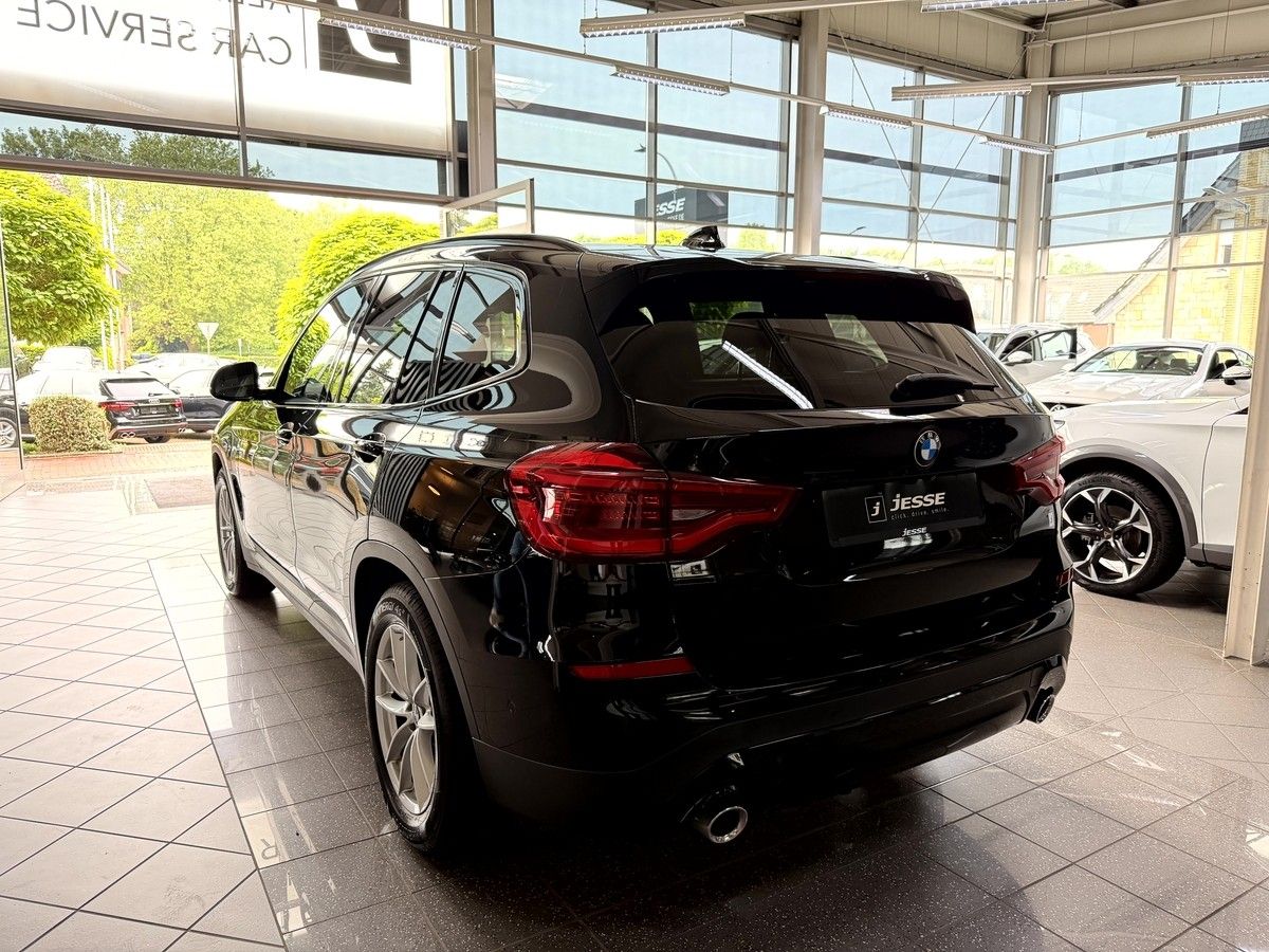 BMW X3  20d xDrive Advantage LED Navi RCAM AHK  foto 7