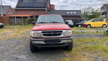 Ford Explorer: +4915214470209