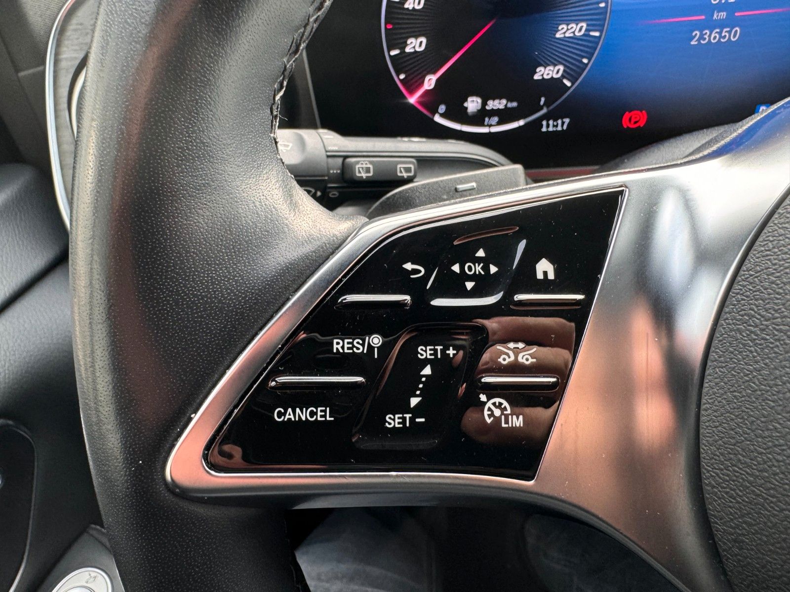 Fahrzeugabbildung Mercedes-Benz V 300 d 4MATIC AVA Extral AHK Standheiz