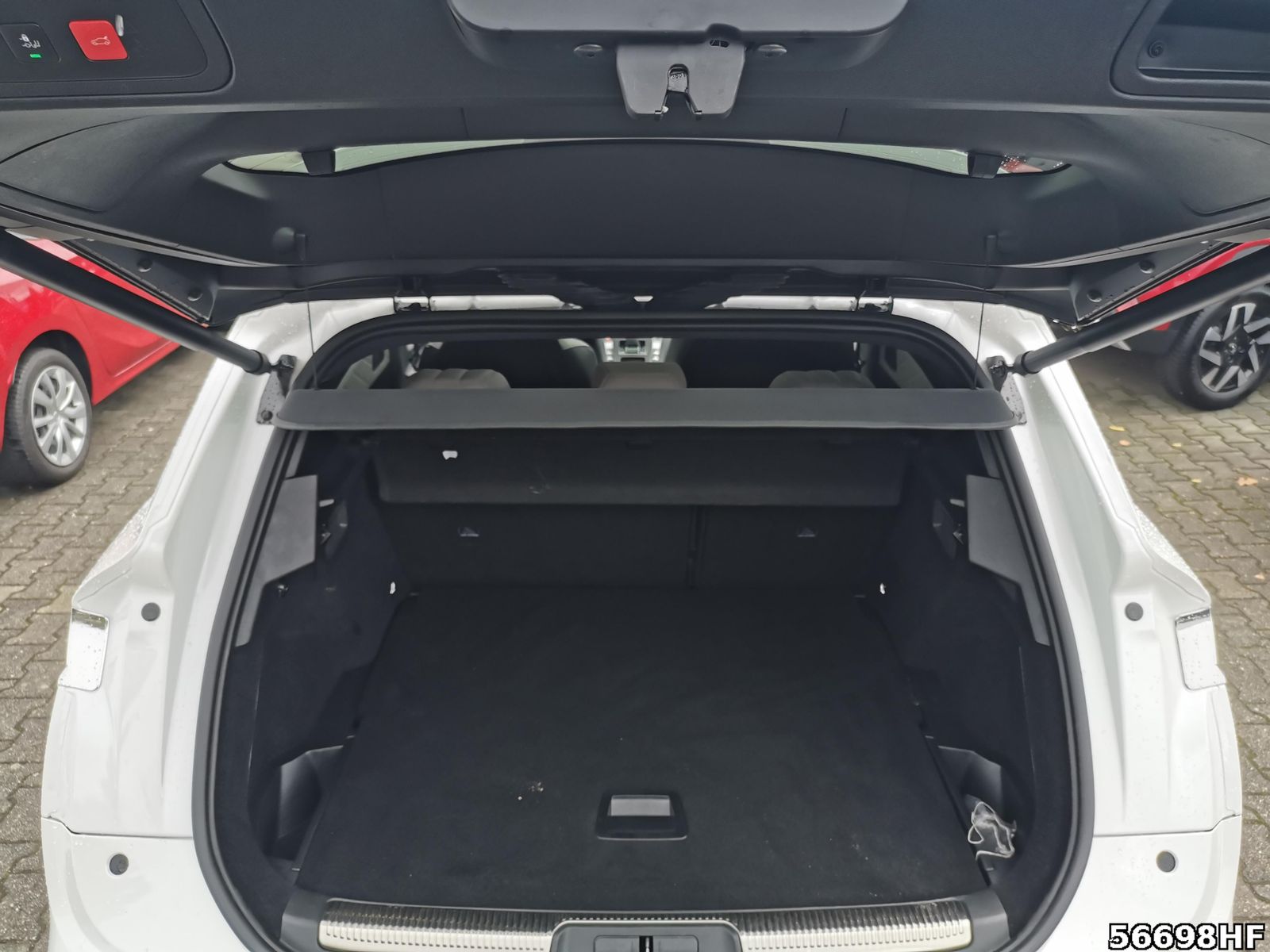 Fahrzeugabbildung DS Automobiles DS7 Crossback Hybrid 4x4, Rivoli