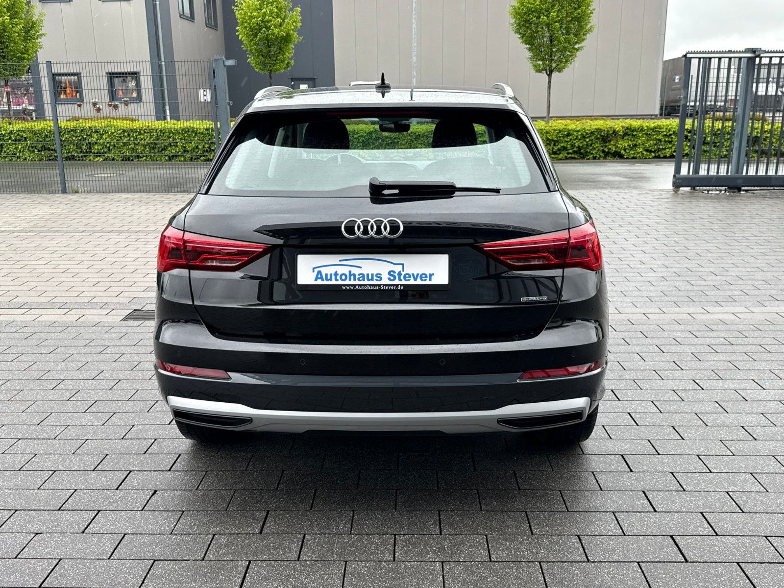 Fahrzeugabbildung Audi Q3 40 TFSI quattro advanced