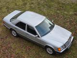 Mercedes-Benz 200 E  W124 - Mercedes-Benz 200: 200e W124