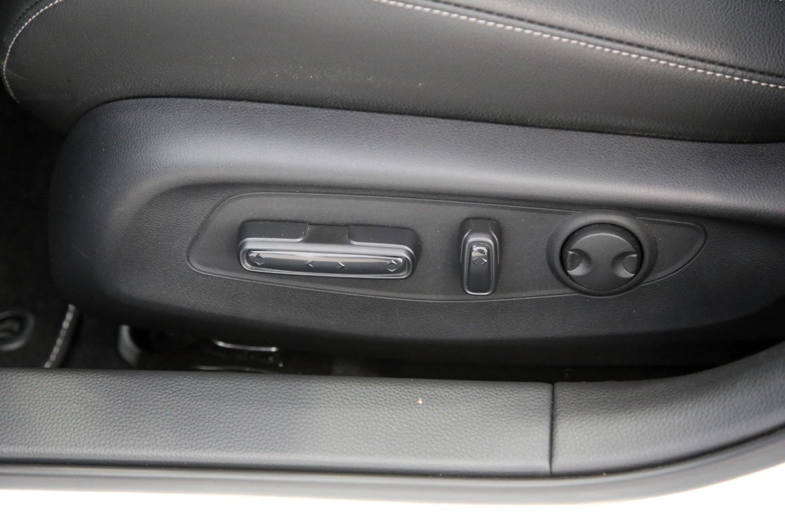 Honda Civic Lim. 5-trg. e:HEV Advance AZV Pano Bose