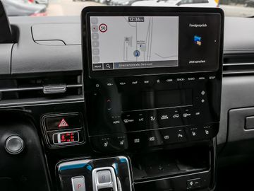 Hyundai Staria 2.2 Signature 4WD Autobahnassistent Leder