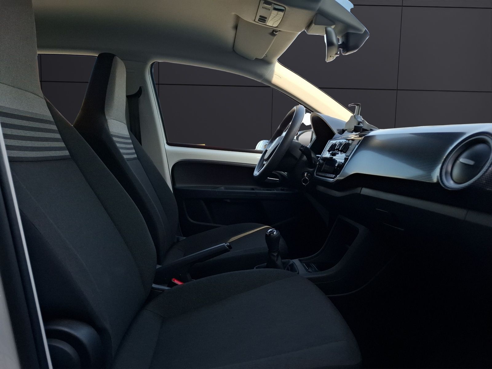 Fahrzeugabbildung Volkswagen up! 1.0 Basis Klima DAB SH