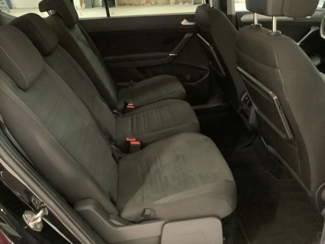 Touran Comfortline R-Line Black Style 1,5 TSI 11