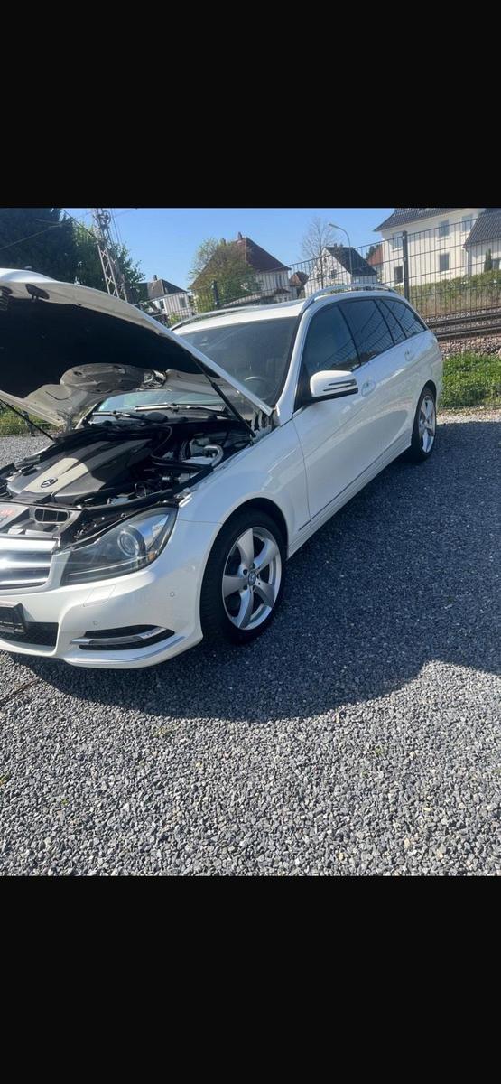 Mercedes-Benz C350 2012 — engine