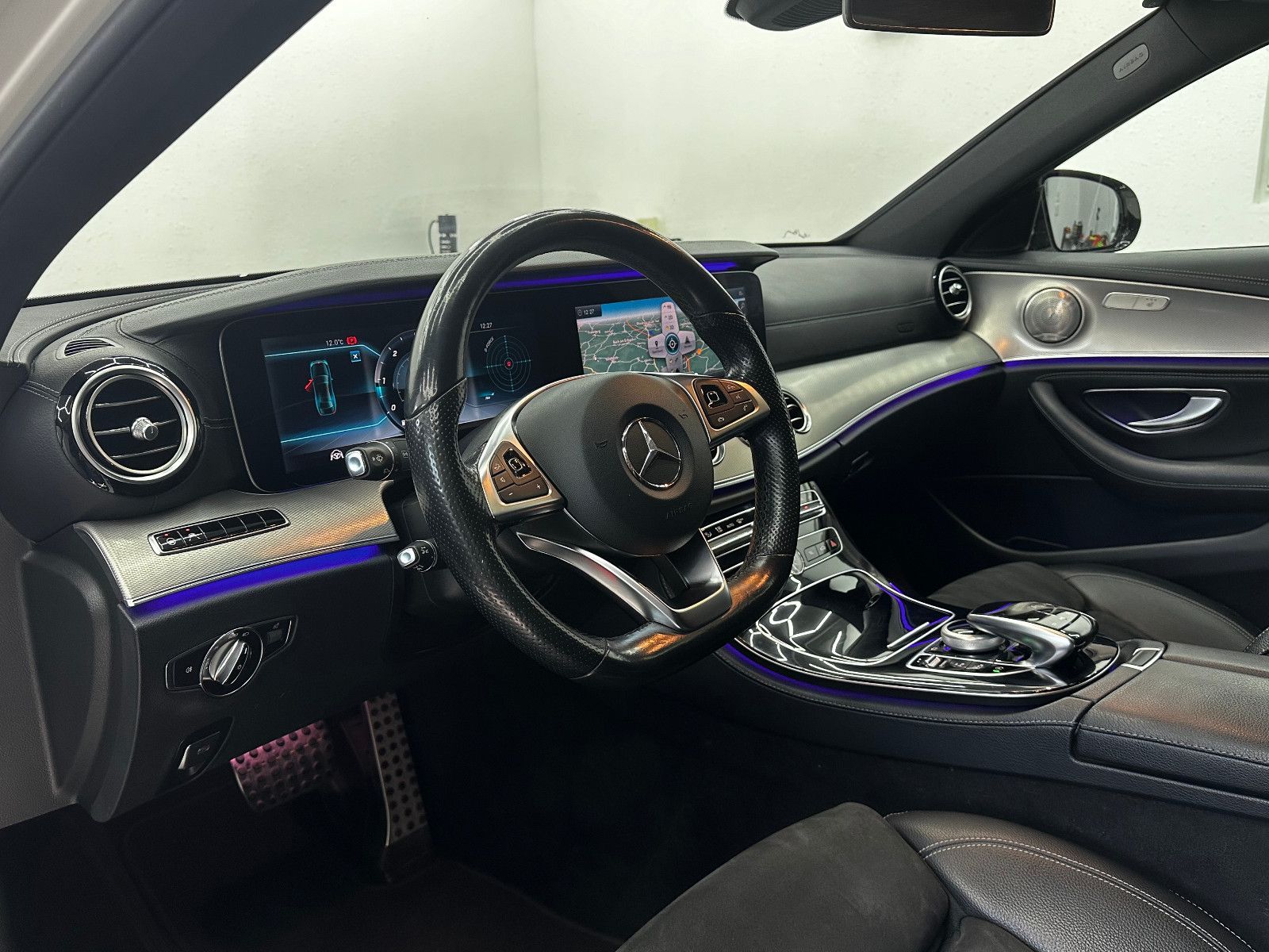 Fahrzeugabbildung Mercedes-Benz E 350d AMG-LINE/WIDESCREEN/360°KAM/PANO/E43 Opt.