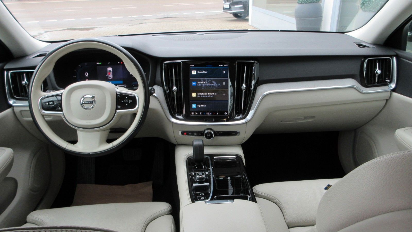 Fahrzeugabbildung Volvo V60 T8 Plus Bright | AHK |