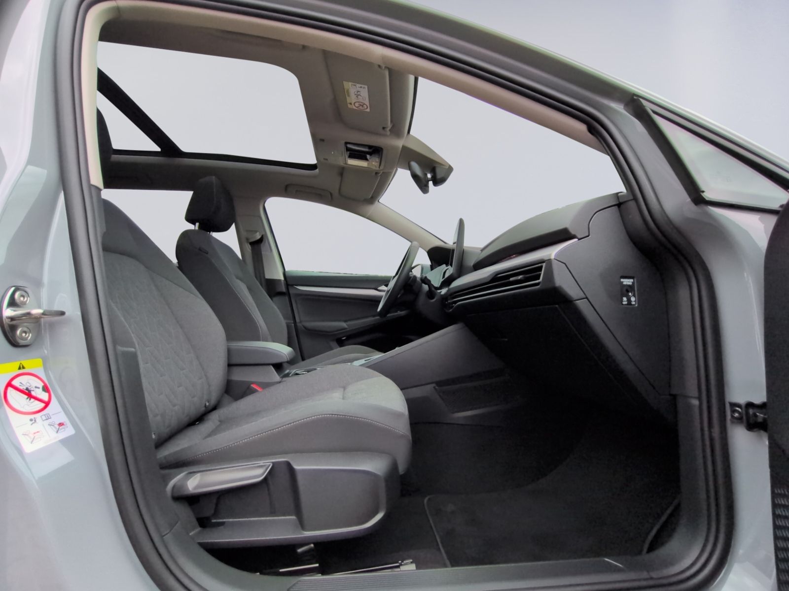 Golf VIII Variant 2.0TDI DSG Life KAMERA+LED+AHK
