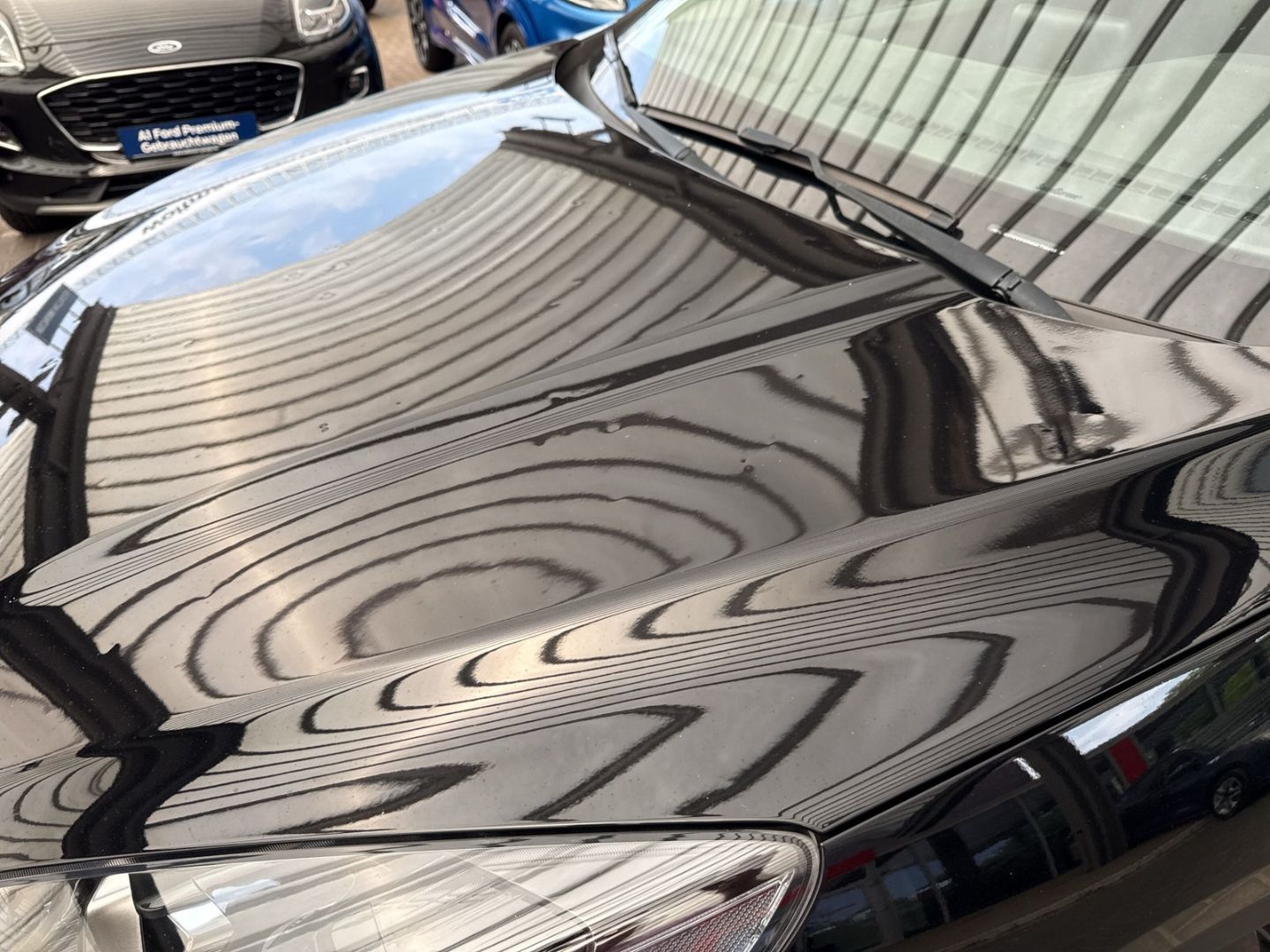 Fahrzeugabbildung Ford Kuga Plug-In Hybrid Titanium Hagelschaden AHK sc
