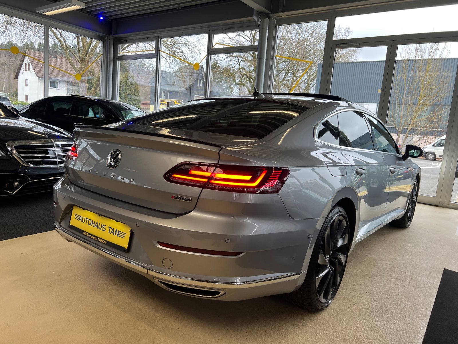 Fahrzeugabbildung Volkswagen Arteon R-Line 4Motion 239PS *PANORAMADACH*ACC*