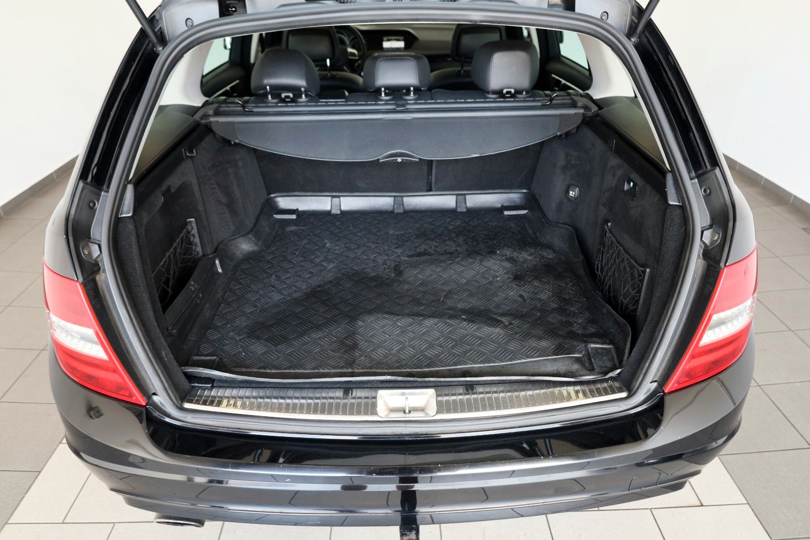 Fahrzeugabbildung Mercedes-Benz C 220 CDI T BlueEfficiency, Leder, AHK