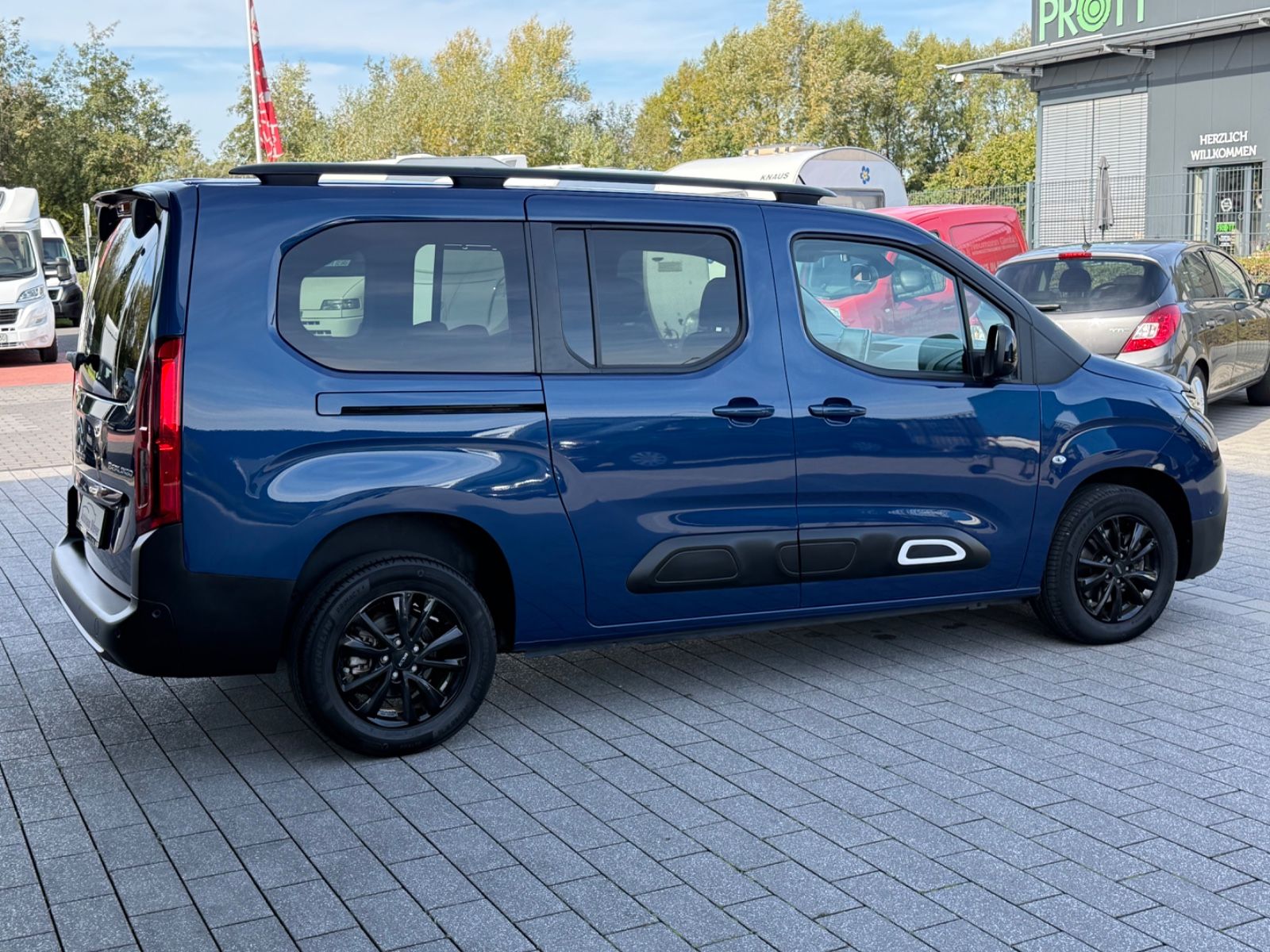 Fahrzeugabbildung Citroën Berlingo XL 7-SITZER AUTOM. KLIMA SITZHEIZ. CAM