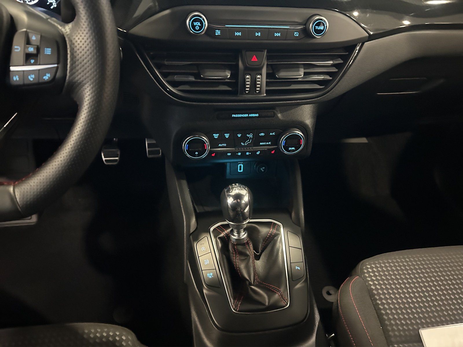 Fahrzeugabbildung Ford Focus Turnier ST-Line