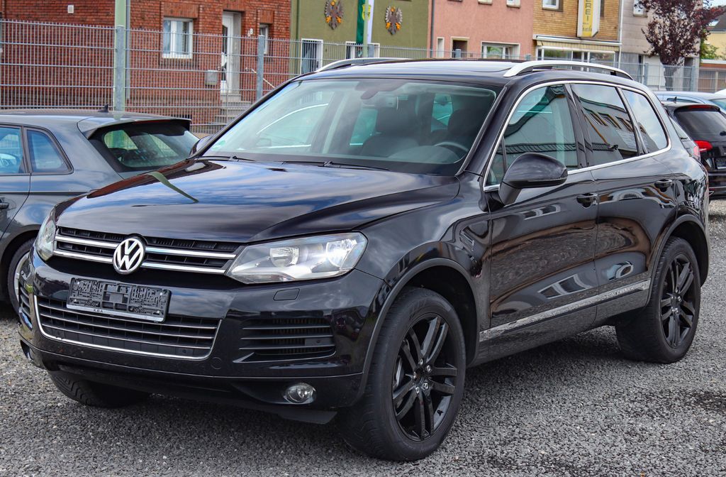 VOLKSWAGEN Touareg