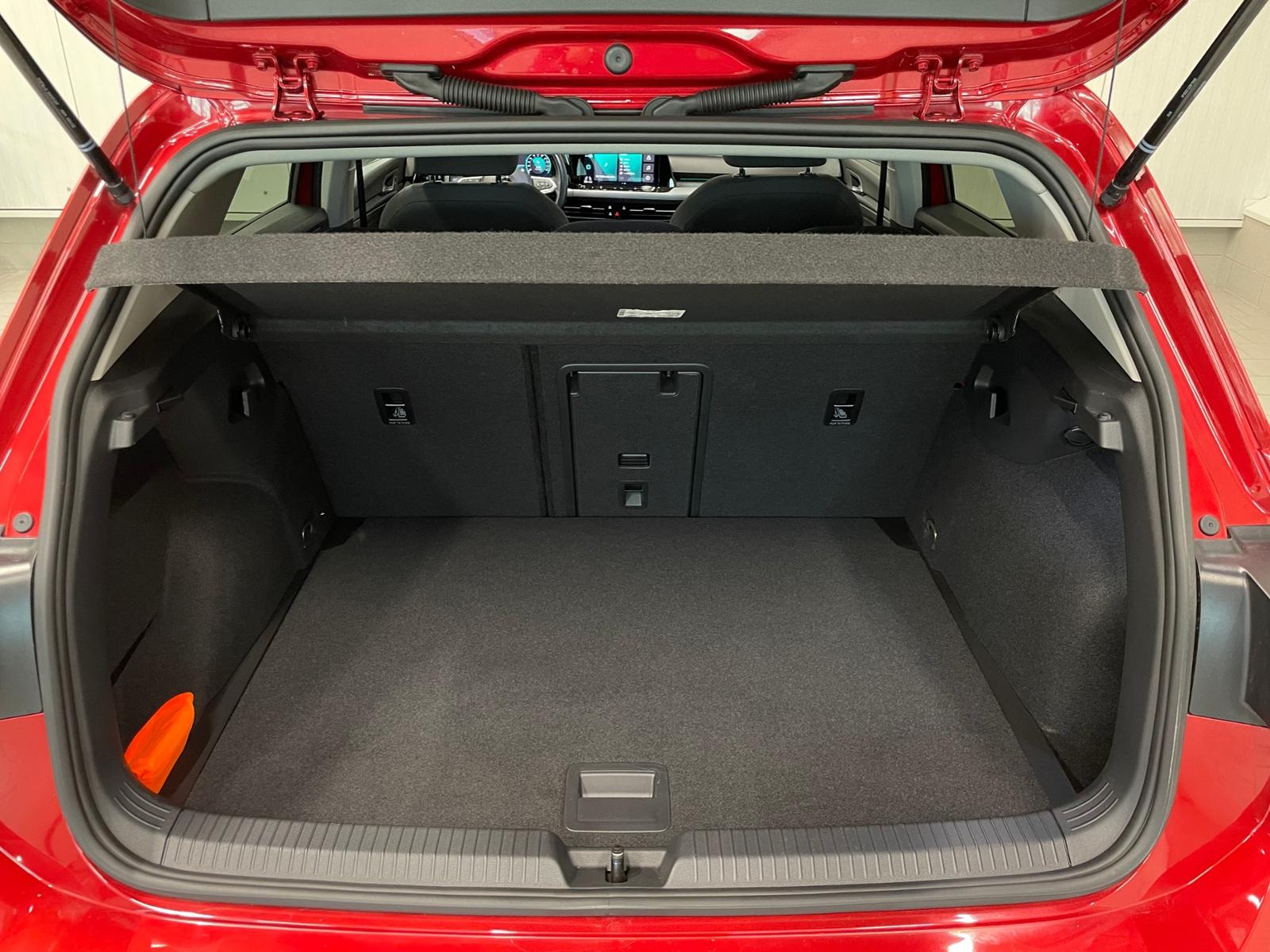 Volkswagen Golf VIII Active 1.0 eTSI DSG LED ACC KAM, миниатюра 5