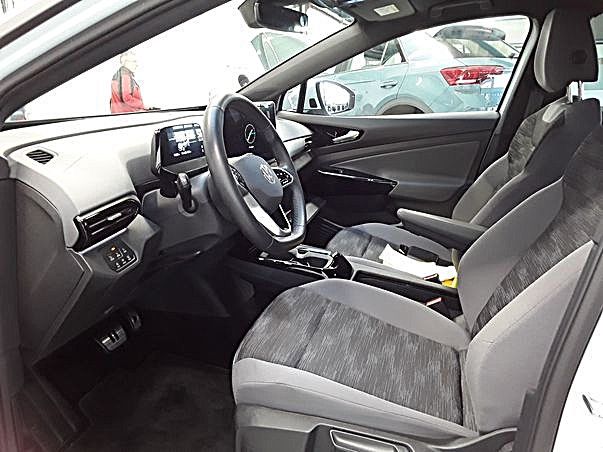 ID.4 Pure 125kW AHK Wärmep. IQ-LIGHT Anschlussga