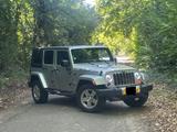 Jeep Wrangler Unlimited Sahara 3.8 Autom. Sahara - Jeep Wrangler mit Benzin-Antrieb: Geländewagen, 3.8