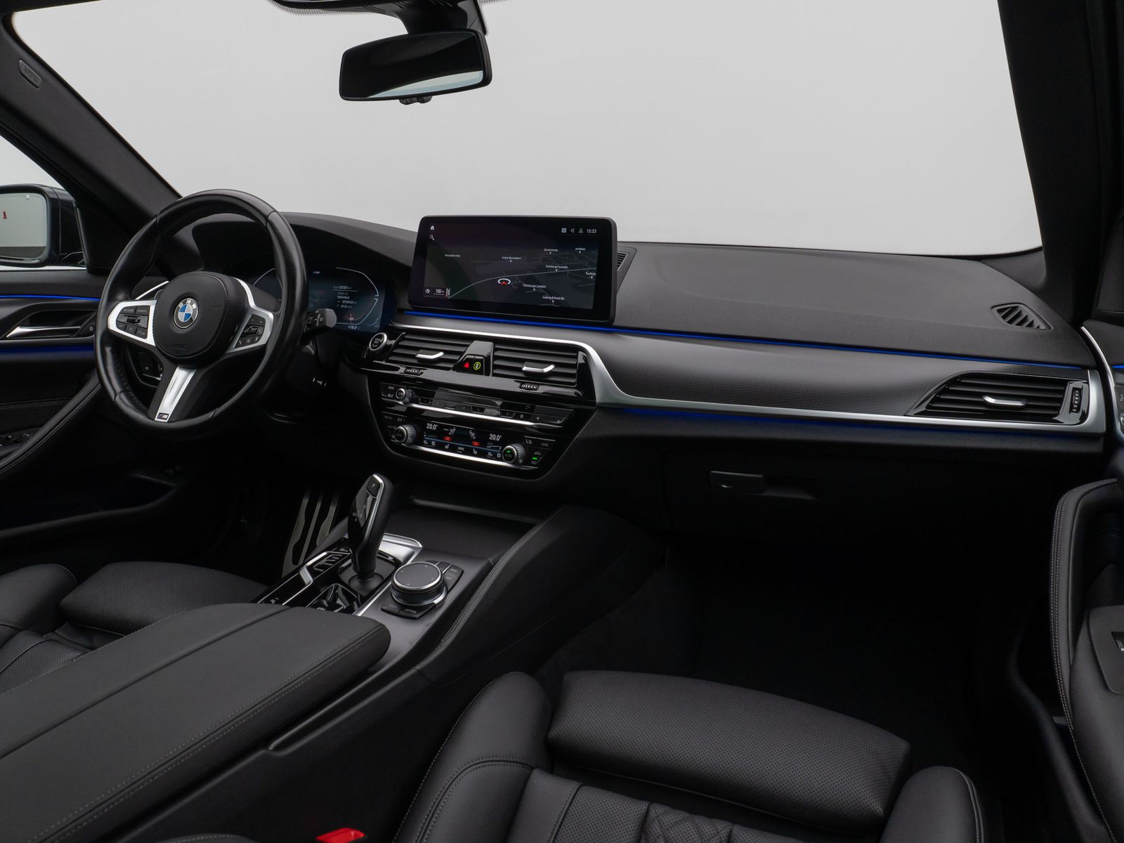 Fahrzeugabbildung BMW 530d M Sport Panorama Kamera Laser HUD DAB HiFi