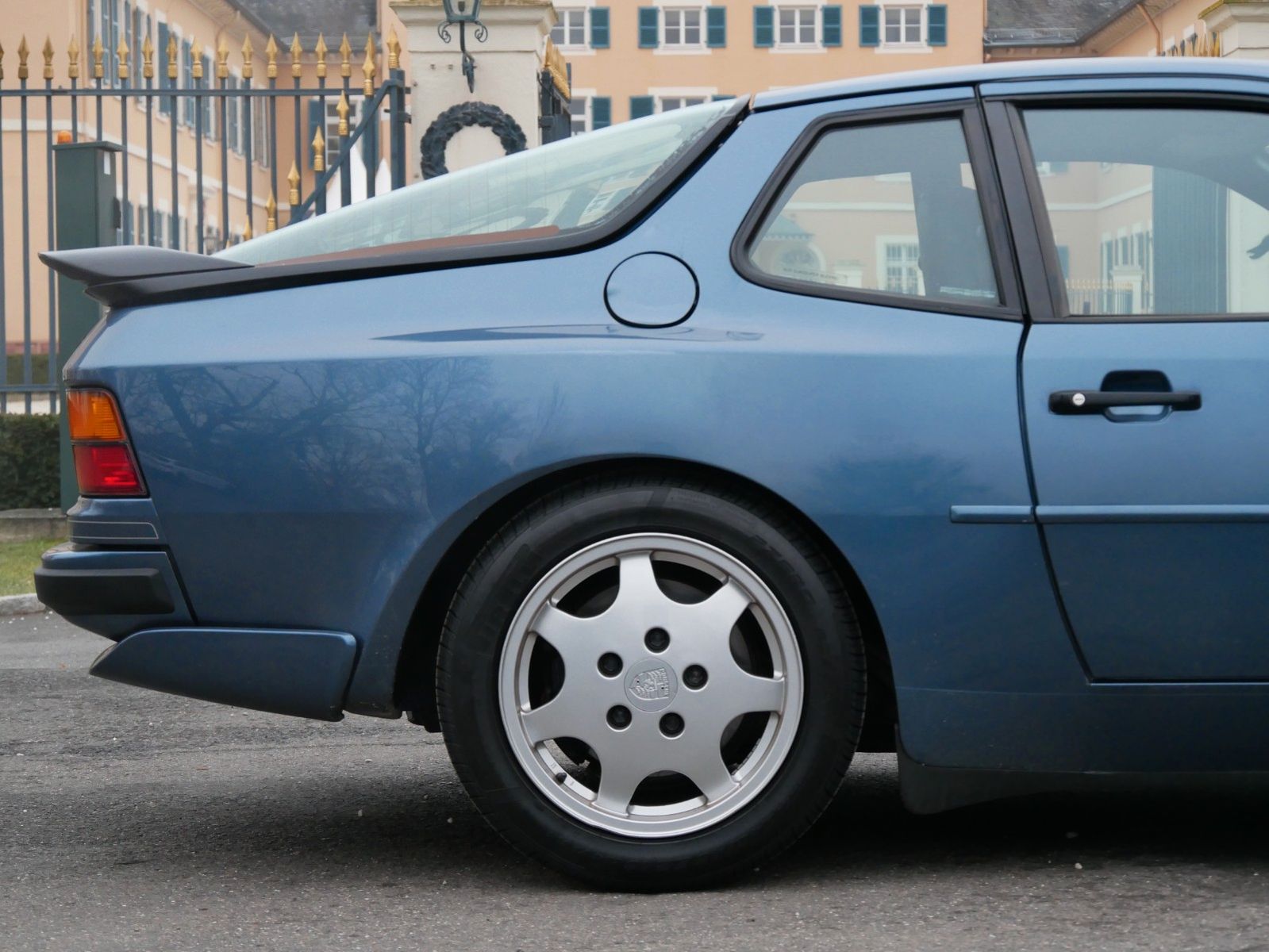 Fahrzeugabbildung Porsche 944 Turbo