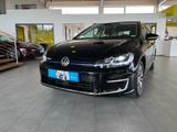 Volkswagen Golf VII Lim. e-Golf *LED*Wärmepumpe*RFK* - mit Elektro-Antrieb: Schwarz