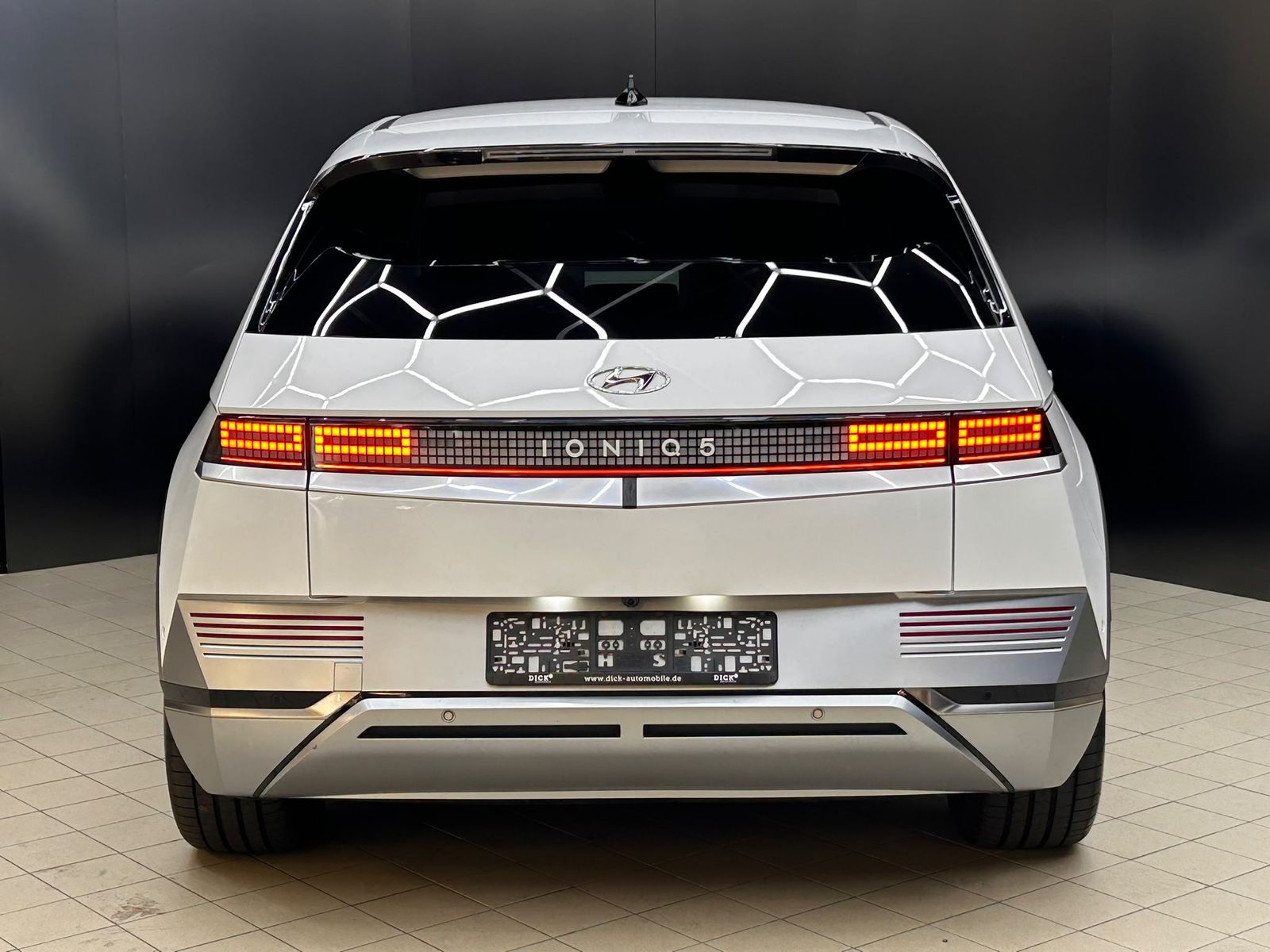 Fahrzeugabbildung Hyundai Ioniq 5 Uniq RELAX+LED+NAVI+BOSE+360+ACC+AHK+WP+