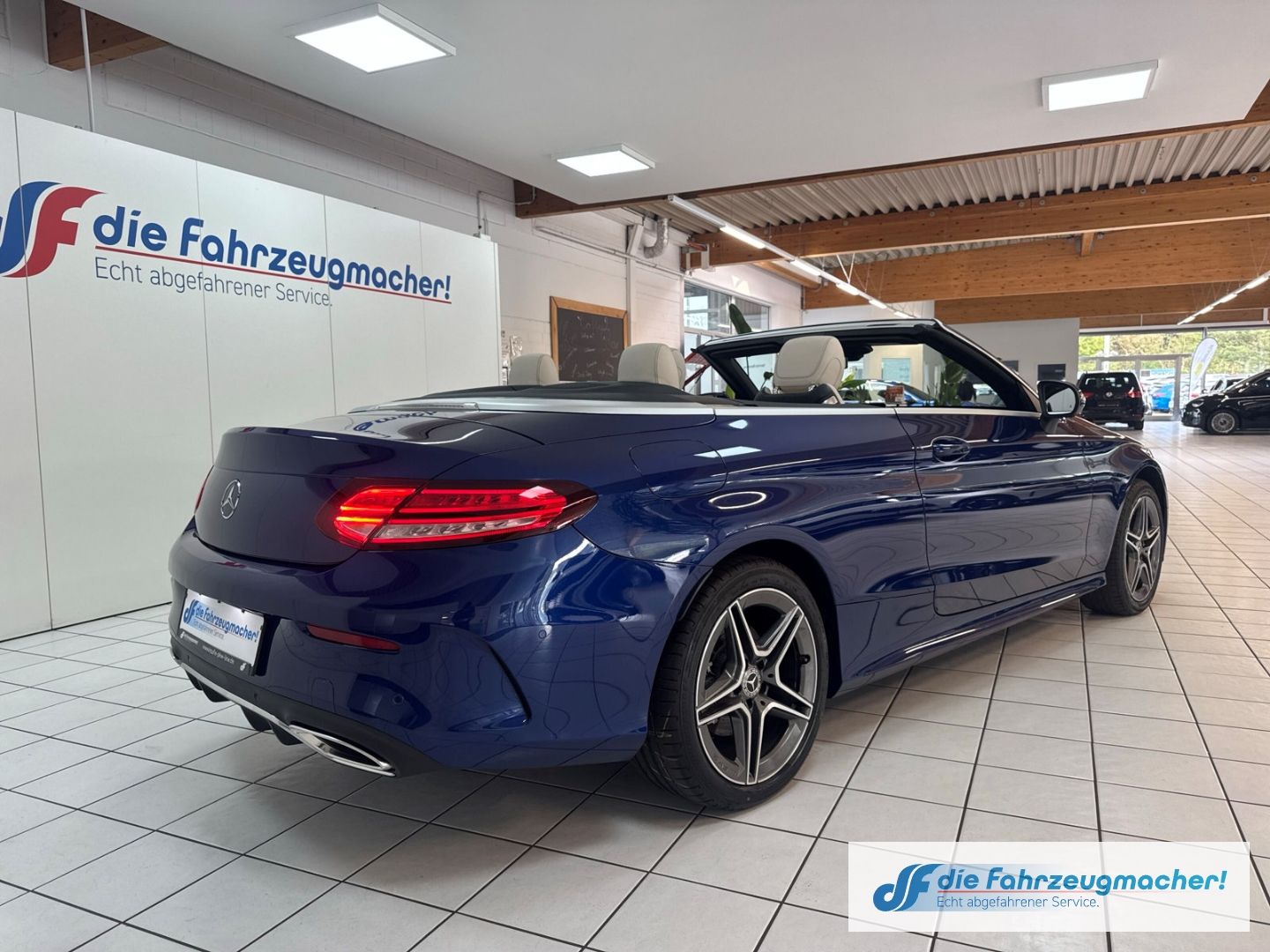Fahrzeugabbildung Mercedes-Benz C 200 Cabrio 4Matic Sportpaket AMG LED Leder Mem