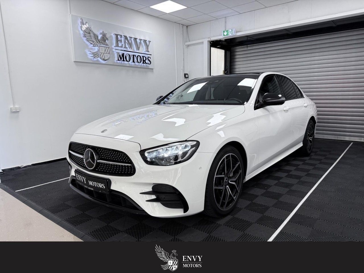 MERCEDES-BENZ E 220D AMG PANO BURMESTER NIGHT MEMORY Klima