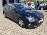 Hyundai i20 Select - Lenkradheizg. 1. Hand - Hyundai i20: Schwarz