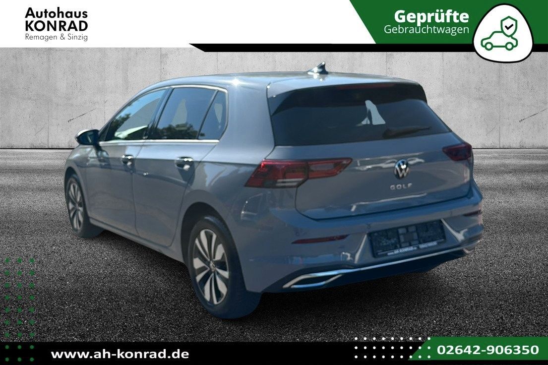 Fahrzeugabbildung Volkswagen Golf VIII 2.0 TDI DSG Move*CAM*AHK*