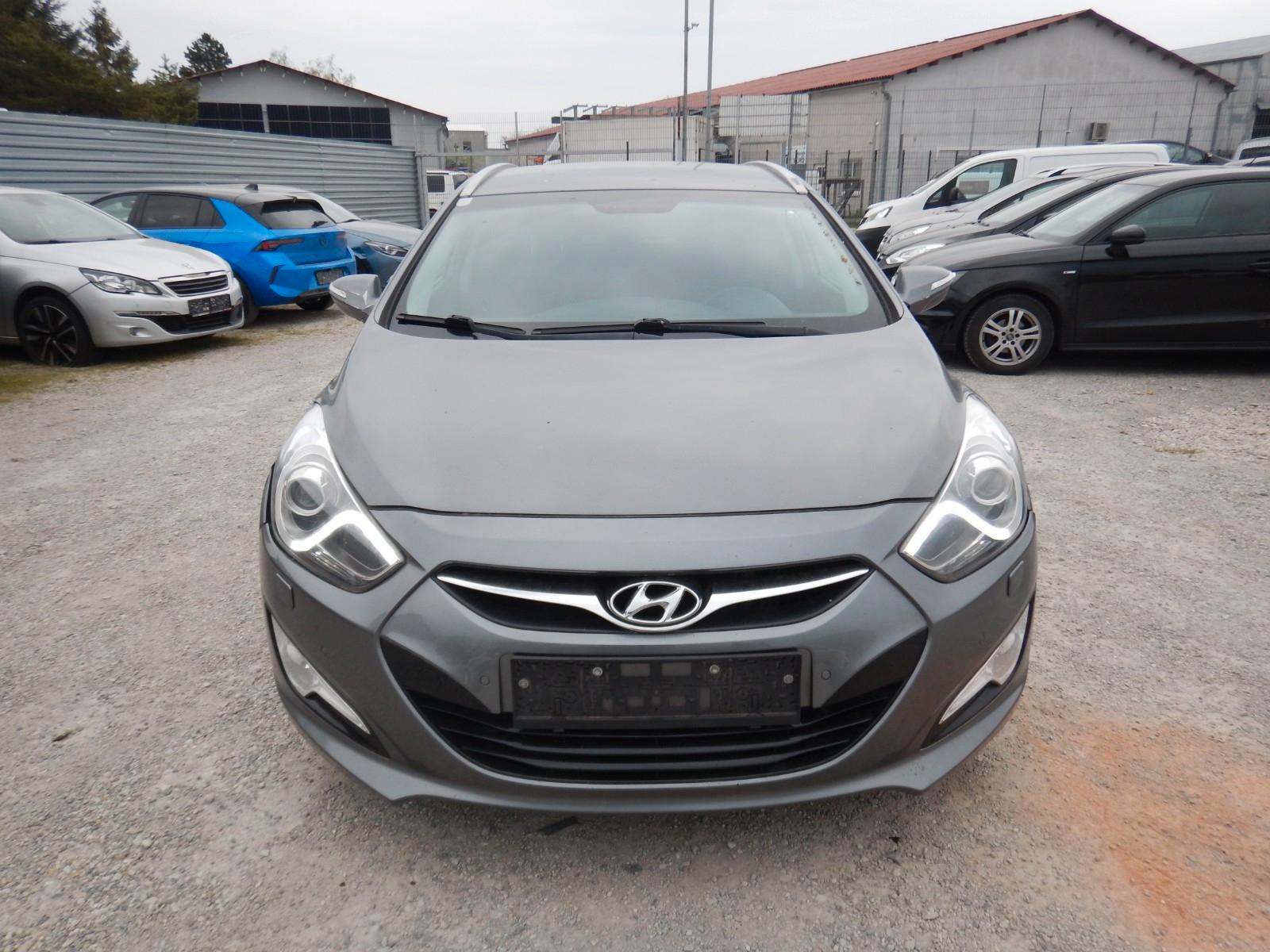 Hyundai i40 2014 — interior