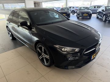 Mercedes CLA 180 Shooting Brake - 2