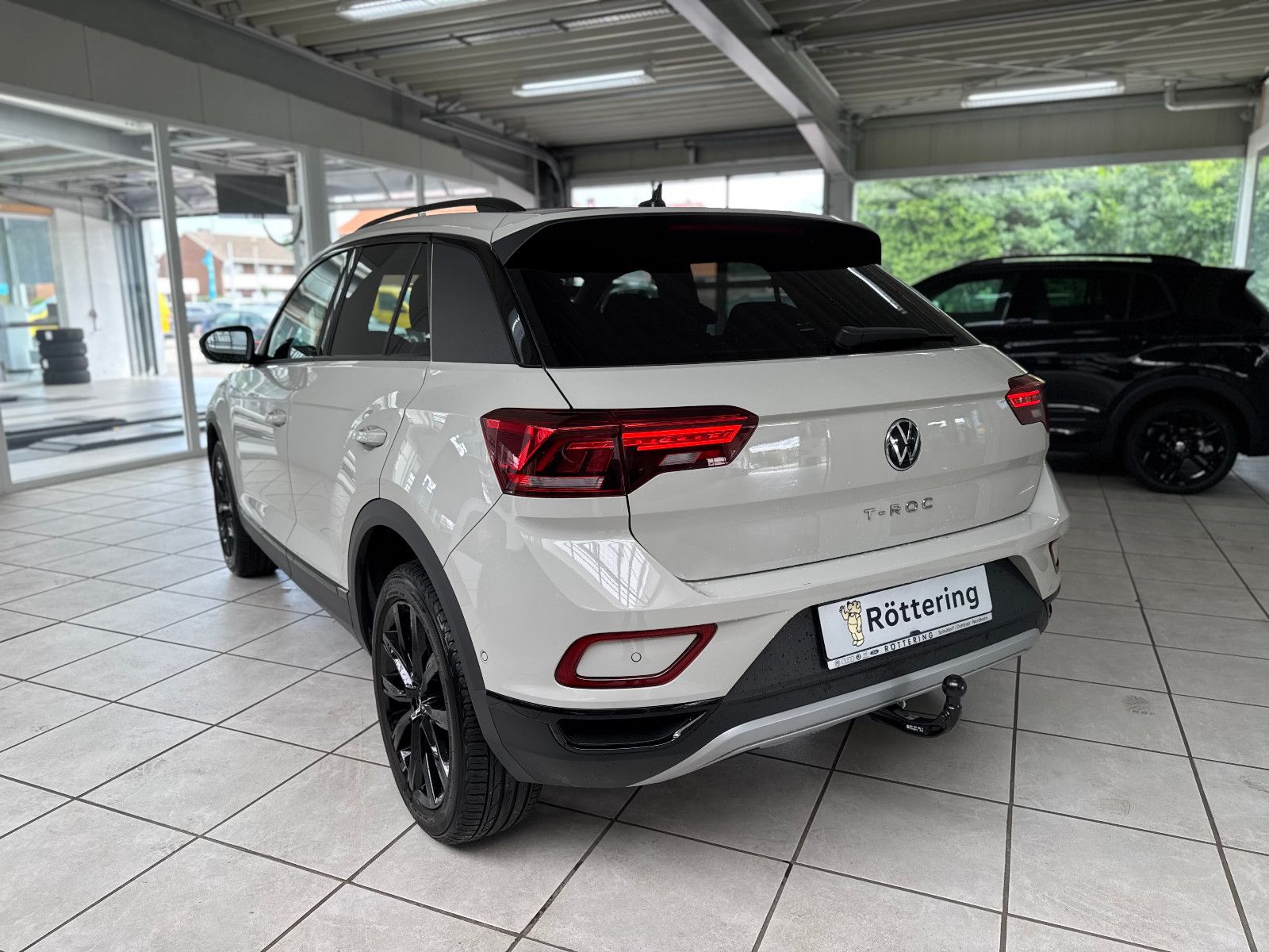 Fahrzeugabbildung Volkswagen T-Roc Black Style+ACC+NAVI+LED+AHK+DIGIT.TACHOw
