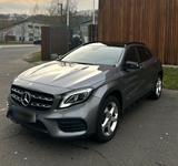 Mercedes-Benz Mercedes GLA 250 4MATIC PANO RFK NIGHT - Mercedes-Benz GLA 250: Von Privat