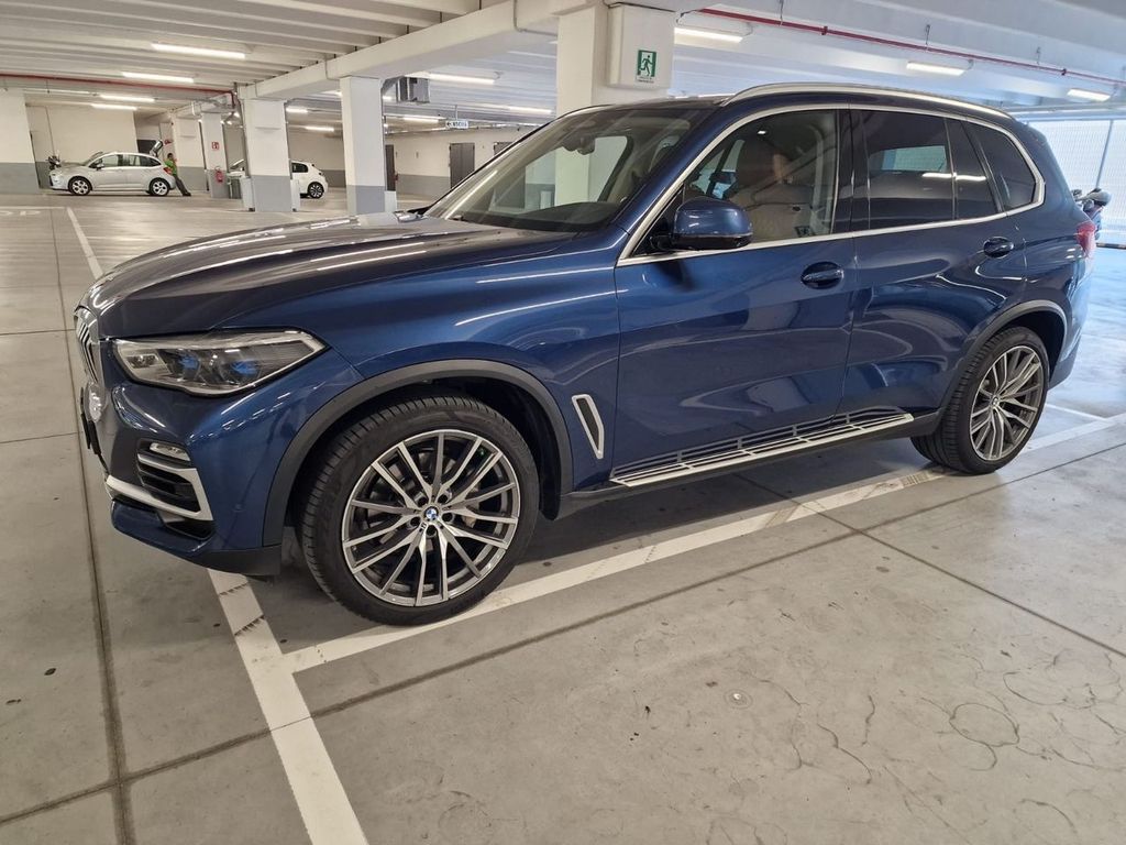 Image of BMW X5