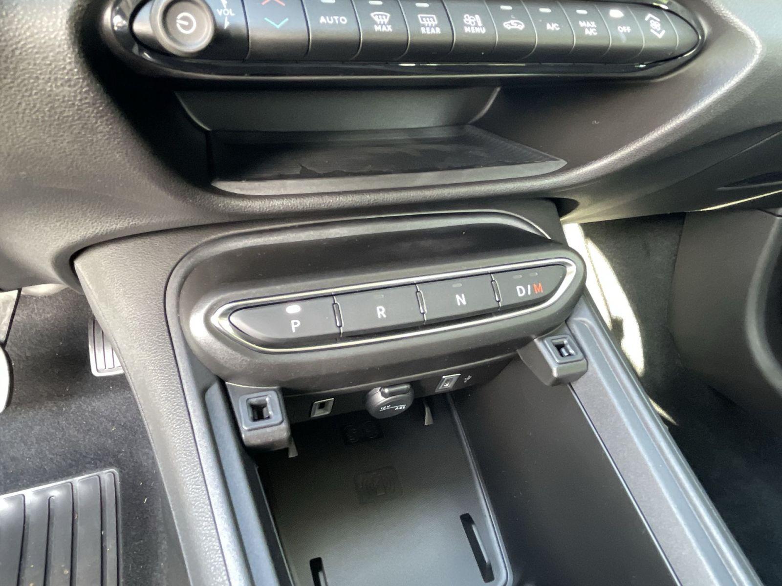 Fiat 600 Hybrid Special Edition NAVI|LED|SHZ|CarPlay|