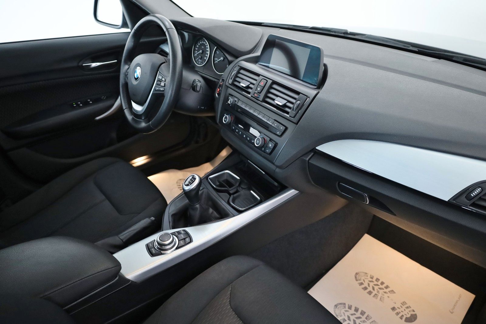 Fahrzeugabbildung BMW 120d 5-trg. Advantage Navi,Xenon,SH,PDC,SR+WR