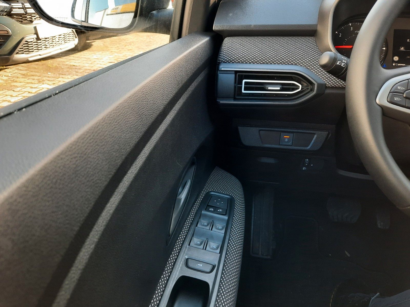 Dacia Sandero - Bild 12