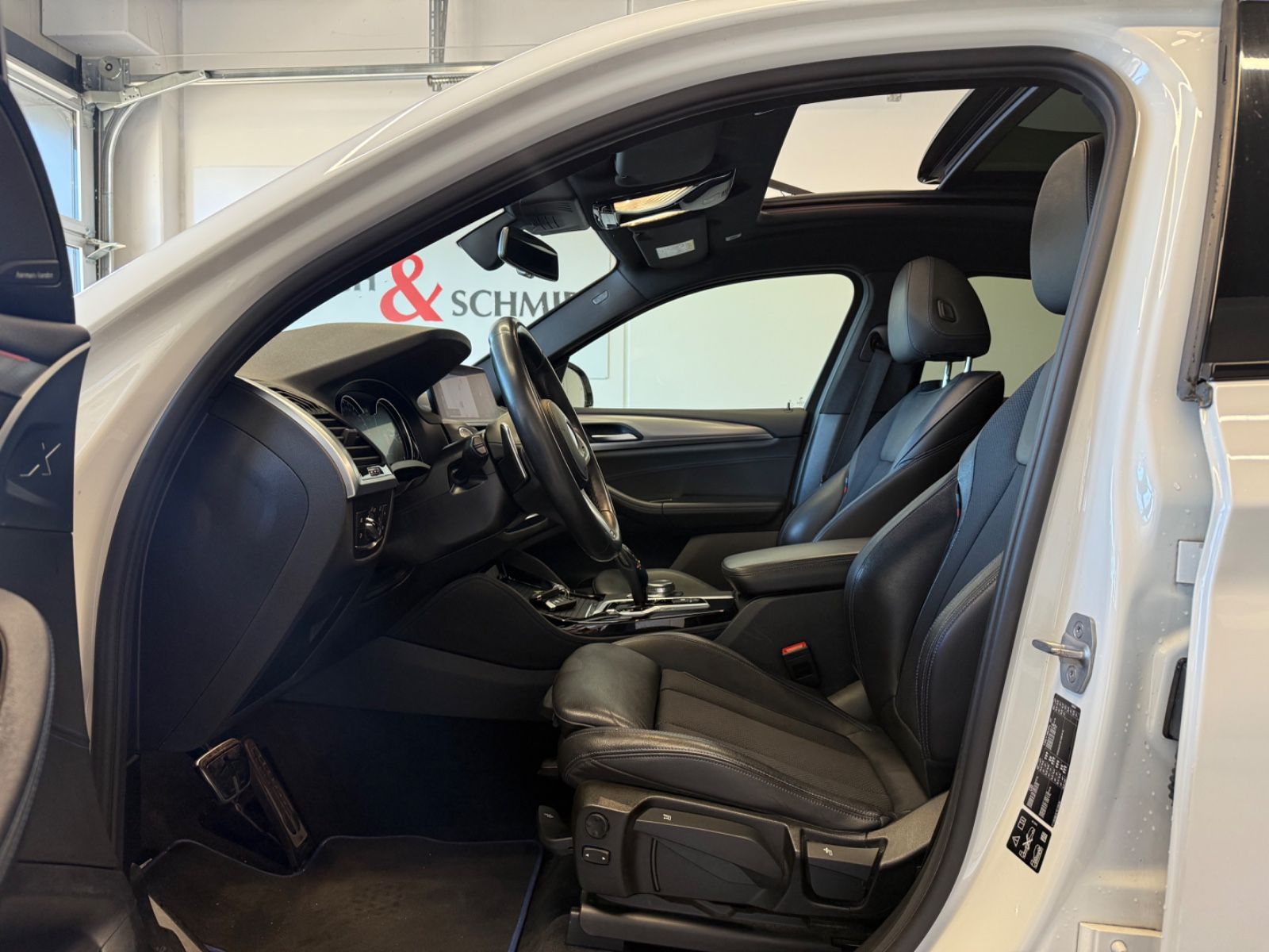 Fahrzeugabbildung BMW X4 xDrive 30 d M Sport Pano, HeadUp, HarmanKard.