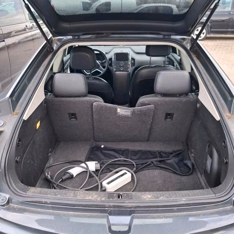 Opel Ampera 2012 — photo 9
