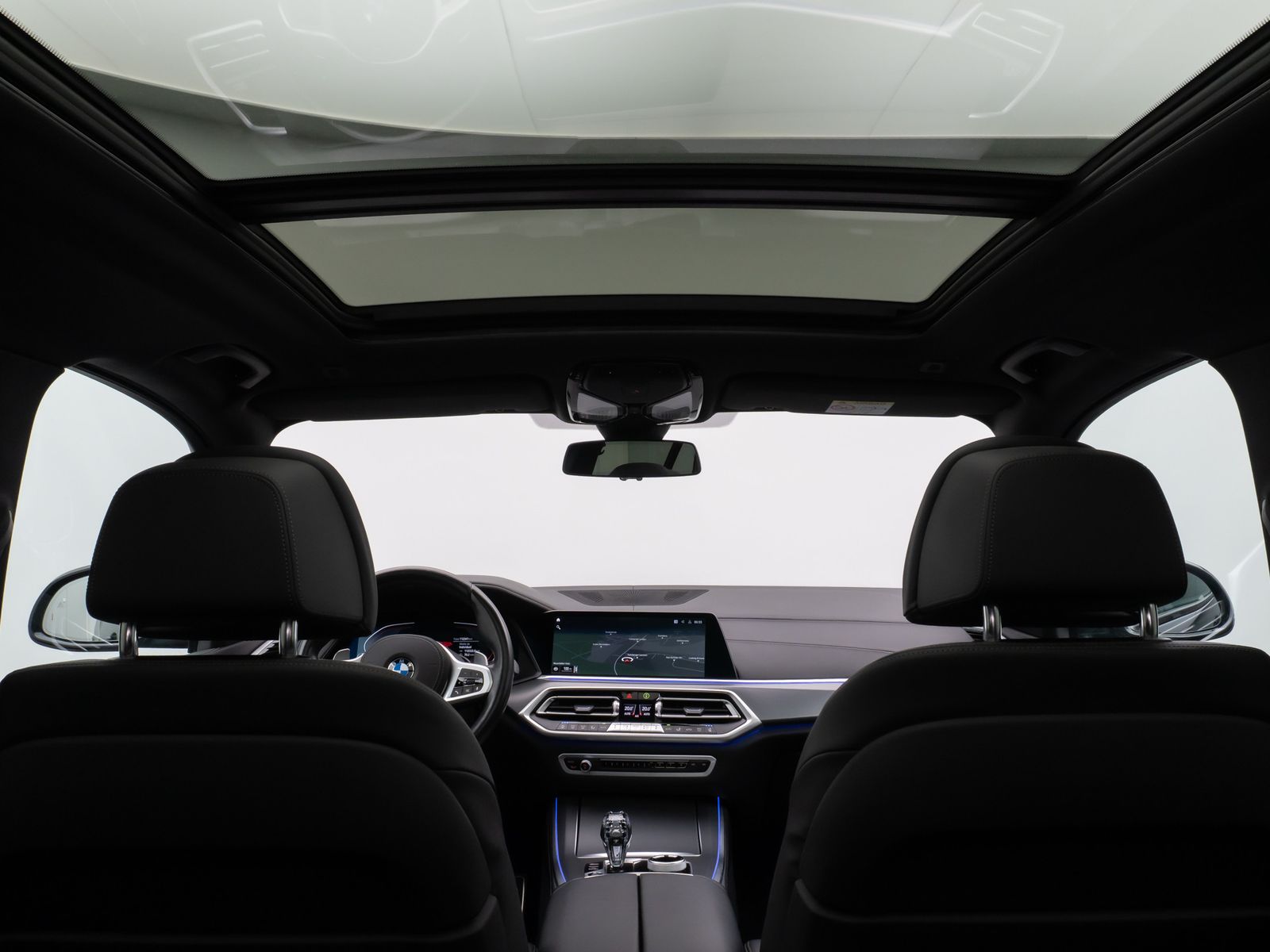 Fahrzeugabbildung BMW X5 xD40d M Sport Panorama Kamera HUD DAB Massage