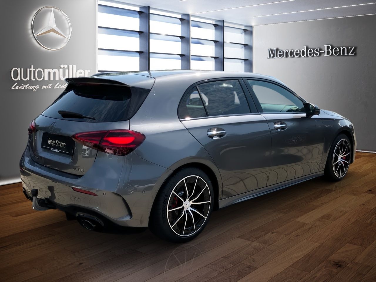 Fahrzeugabbildung Mercedes-Benz AMG A 35 4M NIGHT+AHK+360°+LENKRADHEIZ+MULTIBEAM