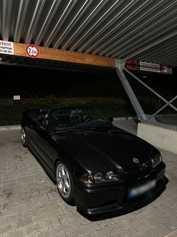 BMW E36 320i Cabrio